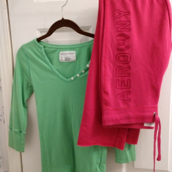 Aeropostale Tops - Aeropostale Bundle top and sweatpants